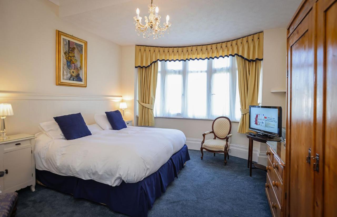 The Winter Dene Hotel บอร์นมัธ ภายนอก รูปภาพ