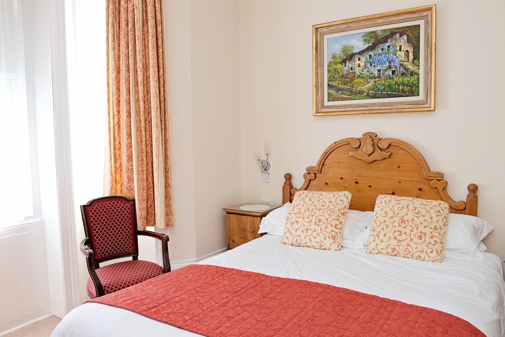 The Winter Dene Hotel บอร์นมัธ ภายนอก รูปภาพ