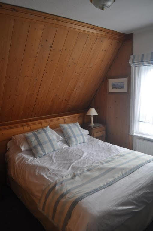 The Winter Dene Hotel บอร์นมัธ ภายนอก รูปภาพ